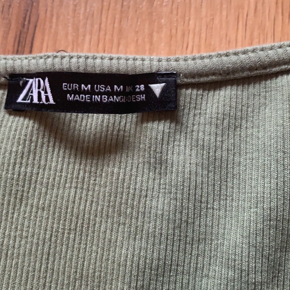 Zara Vneck Crop Top - Picture 3 of 3